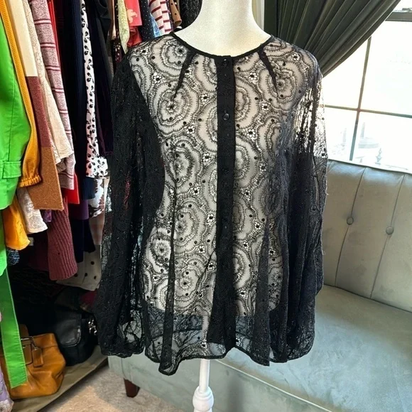 🎉HP🎉EUC Fendi Lace Button Front Blouse with Wrap Sleeve Detail - Picture 3 of 10
